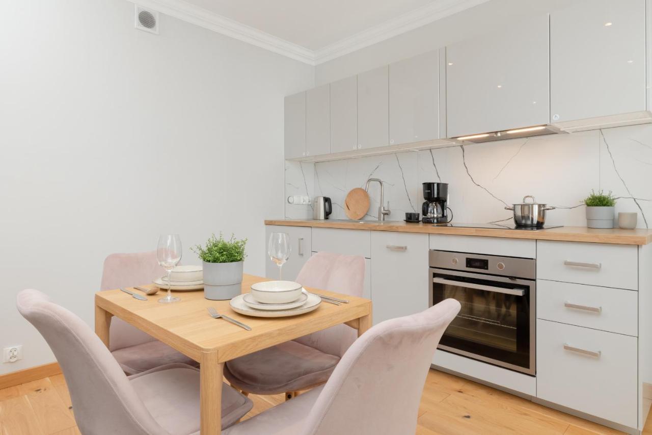 Apartament Z Tarasem W Centrum Swinoujscia By Noclegi Renters سفينويتشي المظهر الخارجي الصورة